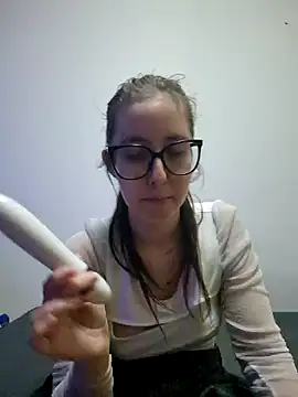 Snapshot of Sarah459 chatting on 01/06/25, 06:52 Sarah459 online show from 01/06/25, 06:52