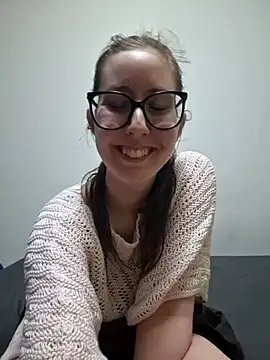 Snapshot of Sarah459 chatting on 01/07/25, 09:35 Sarah459 online show from 01/07/25, 09:35