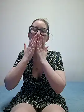 Snapshot of Sarah459 chatting on 02/07/25, 07:38 Sarah459 online show from 02/07/25, 07:38