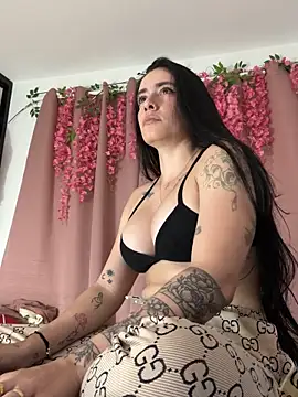 msschloee  online show from 11/21/25, 11:58