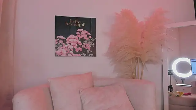 msschloee  online show from 06/12/26, 07:24