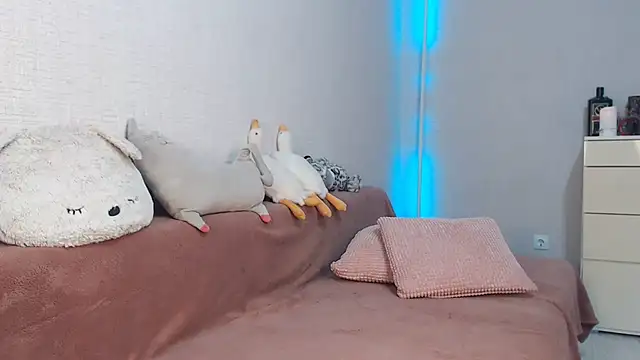 lovely hayley online show from 10/03/25, 09:12