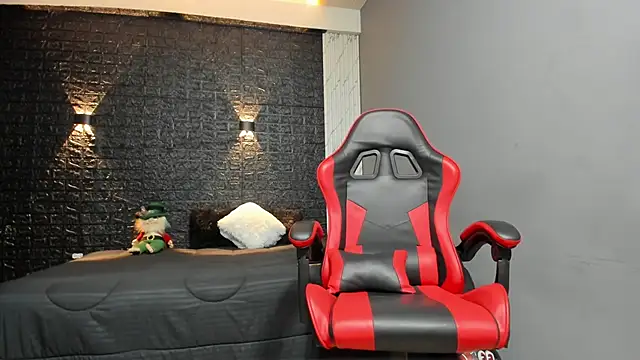 taurus boy1 online show from 11/30/25, 11:25