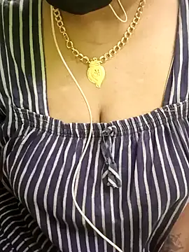 Aishu-tamil09 online show from 12/21/24, 06:55