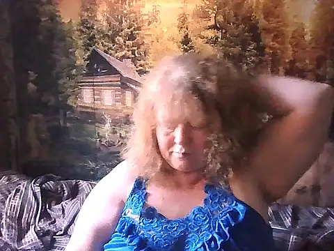 Snapshot of RoseRed69 chatting on 06/14/26, 11:29 RoseRed69 online show from 06/14/26, 11:29