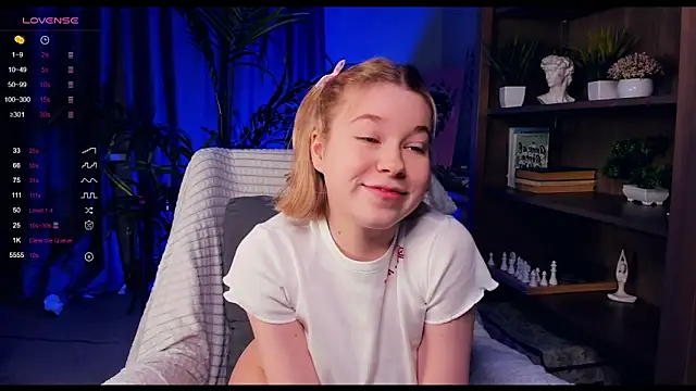 PollyHathor online show from 12/14/24, 12:22