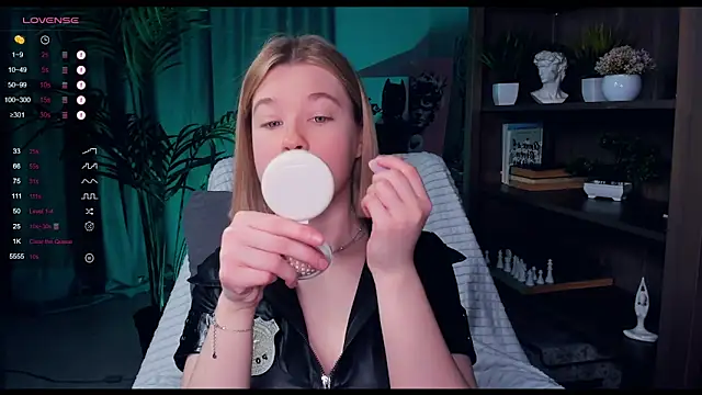 PollyHathor online show from 12/19/24, 09:17