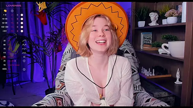PollyHathor online show from 12/27/24, 03:42
