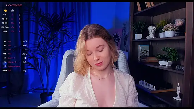 PollyHathor online show from 01/11/25, 09:25