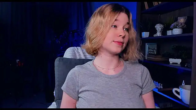 PollyHathor online show from 01/20/25, 01:28