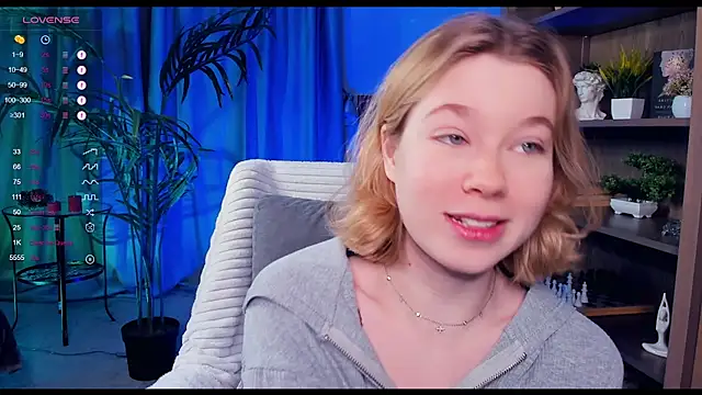 PollyHathor online show from 02/01/25, 09:29