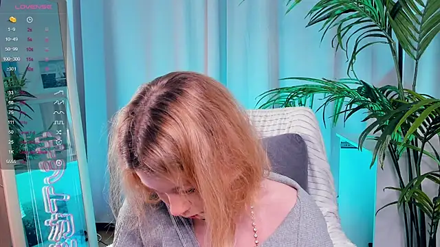 PollyHathor online show from 02/13/25, 09:38