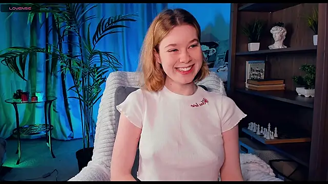 PollyHathor online show from 02/21/25, 09:43