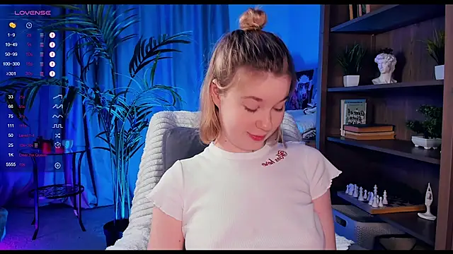 PollyHathor online show from 02/22/25, 01:22