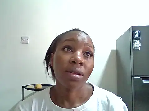 Snapshot of Queen_loveer chatting on 02/05/26, 04:28 Queen loveer online show from 02/05/26, 04:28