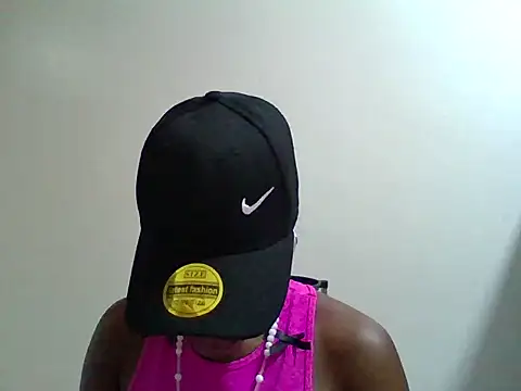 Snapshot of Queen_loveer chatting on 02/08/26, 07:28 Queen loveer online show from 02/08/26, 07:28