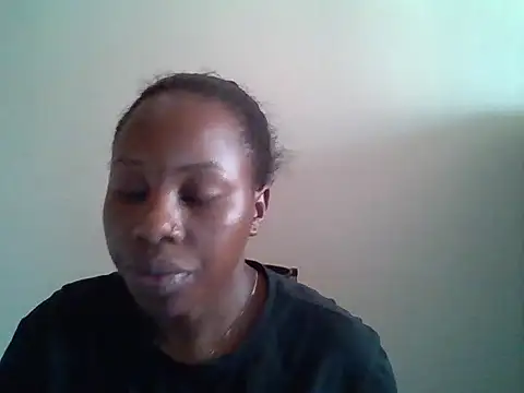 Snapshot of Queen_loveer chatting on 02/10/26, 01:26 Queen loveer online show from 02/10/26, 01:26