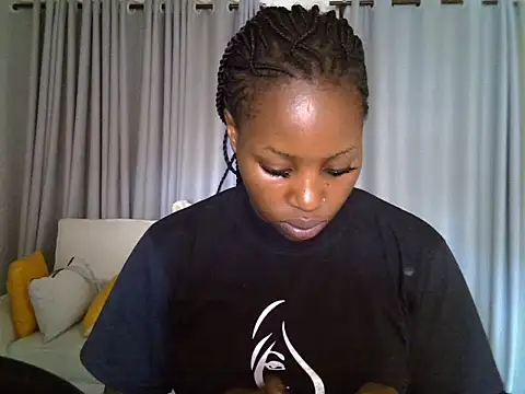 Snapshot of Queen_loveer chatting on 03/14/26, 11:04 Queen loveer online show from 03/14/26, 11:04