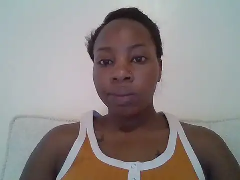 Snapshot of Queen_loveer chatting on 06/08/26, 12:38 Queen loveer online show from 06/08/26, 12:38