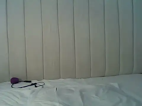 Snapshot of Queen_loveer chatting on 06/09/26, 08:20 Queen loveer online show from 06/09/26, 08:20