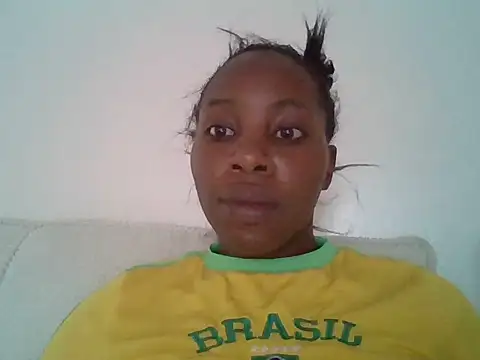 Snapshot of Queen_loveer chatting on 06/15/26, 02:19 Queen loveer online show from 06/15/26, 02:19