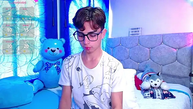 OwenBluee online show from 12/11/24, 06:20
