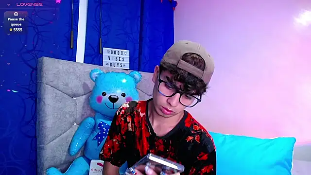 OwenBluee online show from 12/29/24, 04:48