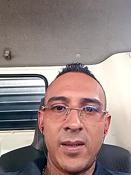 Snapshot of paisa233 chatting on 01/13/26, 08:47 paisa233 online show from 01/13/26, 08:47