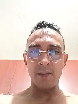Snapshot of paisa233 chatting on 05/30/26, 01:46 paisa233 online show from 05/30/26, 01:46