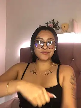 angellique 22 online show from 12/22/24, 04:28