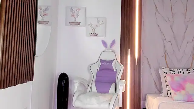 Snapshot of mia_six66 chatting on 11/23/25, 11:54 mia six66 online show from 11/23/25, 11:54