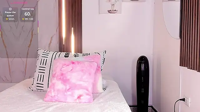 Snapshot of mia_six66 chatting on 12/02/25, 11:59 mia six66 online show from 12/02/25, 11:59