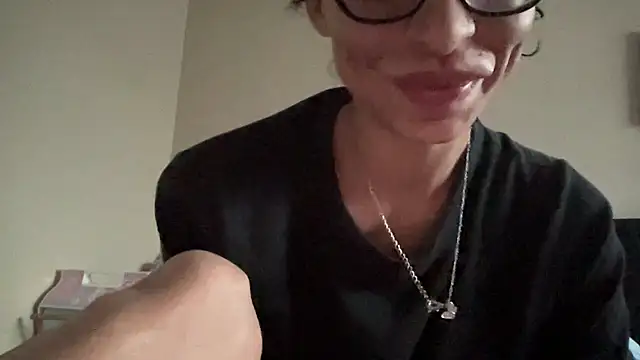 myloveforyouu online show from 05/18/26, 01:17