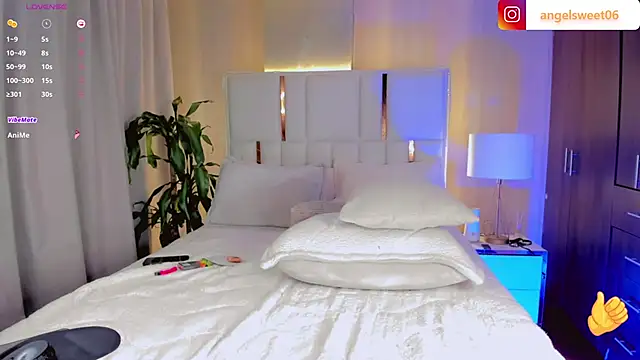 Snapshot of ANGELL06 chatting on 01/18/25, 10:39 ANGELL06 online show from 01/18/25, 10:39