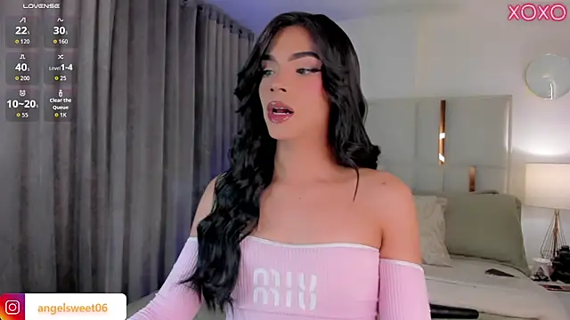 Snapshot of ANGELL06 chatting on 10/10/25, 04:55 ANGELL06 online show from 10/10/25, 04:55