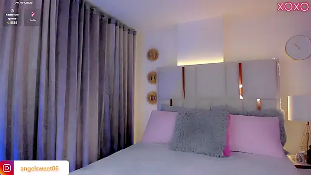 Snapshot of ANGELL06 chatting on 10/12/25, 04:00 ANGELL06 online show from 10/12/25, 04:00