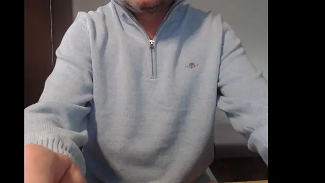 Snapshot of tuttiluss44 chatting on 12/28/24, 08:58 tuttiluss44 online show from 12/28/24, 08:58