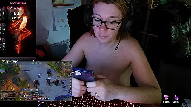 Snapshot of lili-hot-77 chatting on 12/29/24, 08:04 lili-hot-77 online show from 12/29/24, 08:04