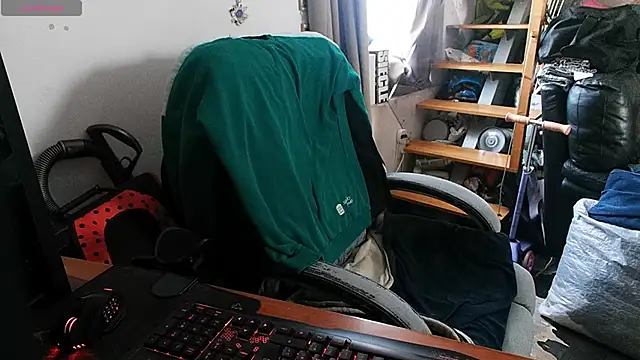 Snapshot of lili-hot-77 chatting on 02/11/25, 10:04 lili-hot-77 online show from 02/11/25, 10:04