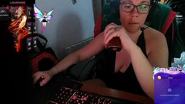 Snapshot of lili-hot-77 chatting on 02/12/25, 08:27 lili-hot-77 online show from 02/12/25, 08:27