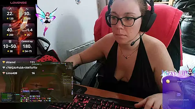 Snapshot of lili-hot-77 chatting on 02/12/25, 11:29 lili-hot-77 online show from 02/12/25, 11:29