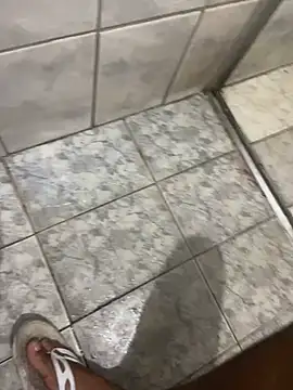 Snapshot of gomespauz chatting on 12/20/24, 01:03 gomespauz online show from 12/20/24, 01:03