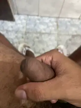 Snapshot of gomespauz chatting on 02/21/25, 01:44 gomespauz online show from 02/21/25, 01:44