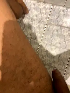 Snapshot of gomespauz chatting on 10/18/25, 12:35 gomespauz online show from 10/18/25, 12:35