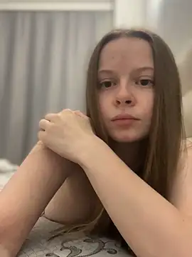 Snapshot of wrenlie chatting on 11/17/25, 07:30 wrenlie online show from 11/17/25, 07:30