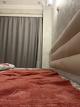 Snapshot of wrenlie chatting on 12/16/25, 02:49 wrenlie online show from 12/16/25, 02:49