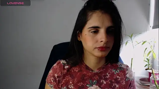 Snapshot of alma_violeta chatting on 03/21/25, 07:57 alma violeta online show from 03/21/25, 07:57