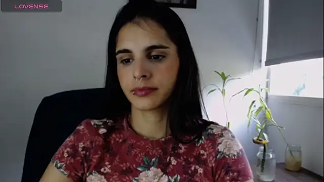 Snapshot of alma_violeta chatting on 03/22/25, 02:58 alma violeta online show from 03/22/25, 02:58