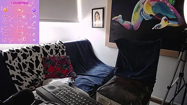 Snapshot of alma_violeta chatting on 12/18/25, 05:41 alma violeta online show from 12/18/25, 05:41