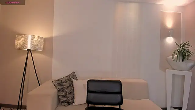 Snapshot of ValeriaRiveraX chatting on 03/20/25, 03:45 ValeriaRiveraX online show from 03/20/25, 03:45